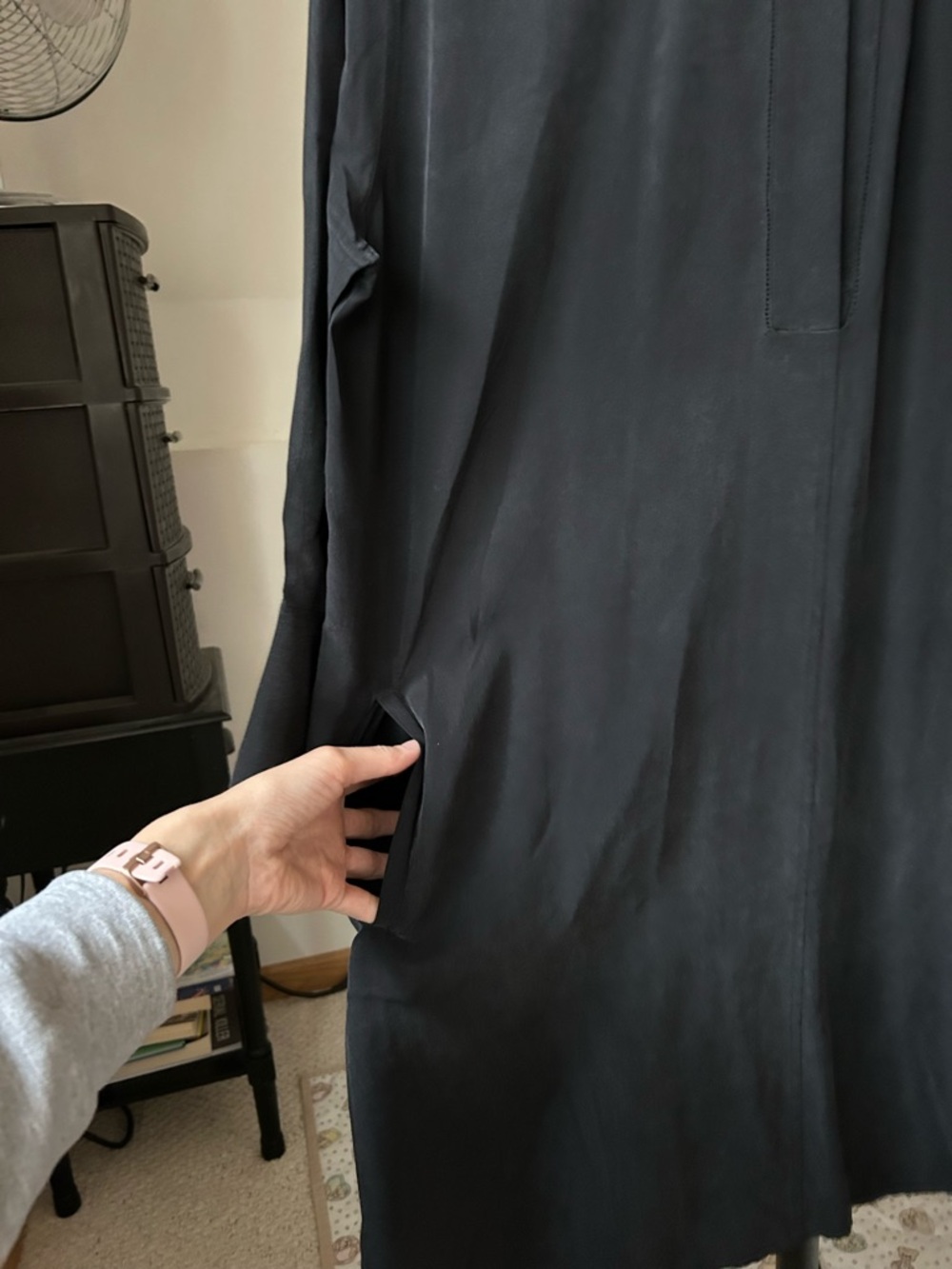 Equipment Femme 100% Silk Long Sleeve Midi Dress - Picture 5 of 9